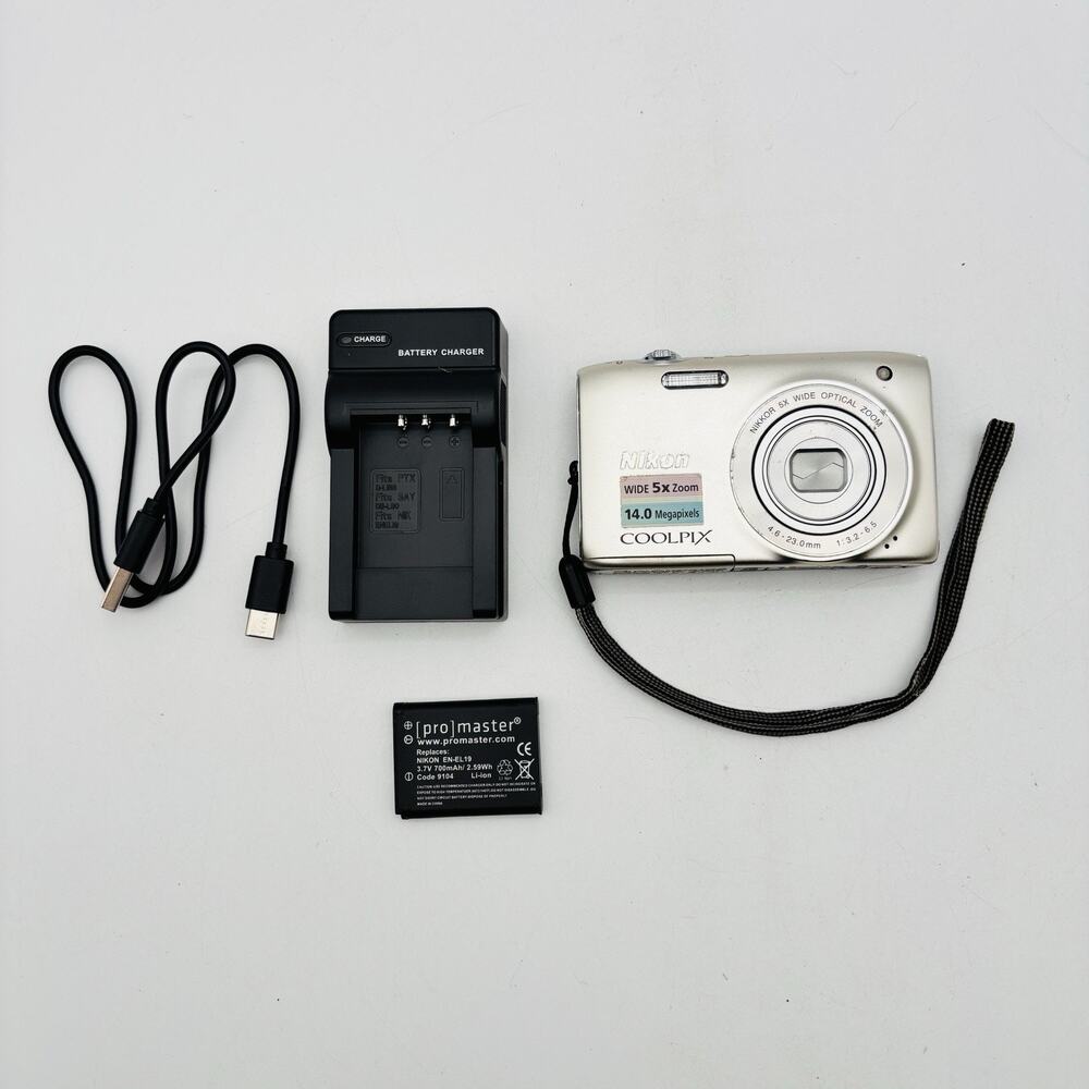 Nikon COOLPIX S3100 Digital Camera 14.0MP Tested Working New Battery & Charger